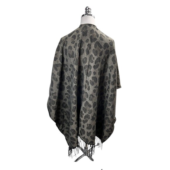 Woolrich Poncho Women's One Size Brown Animal Print Small Medium Large XL Soft - Picture 2 of 4
